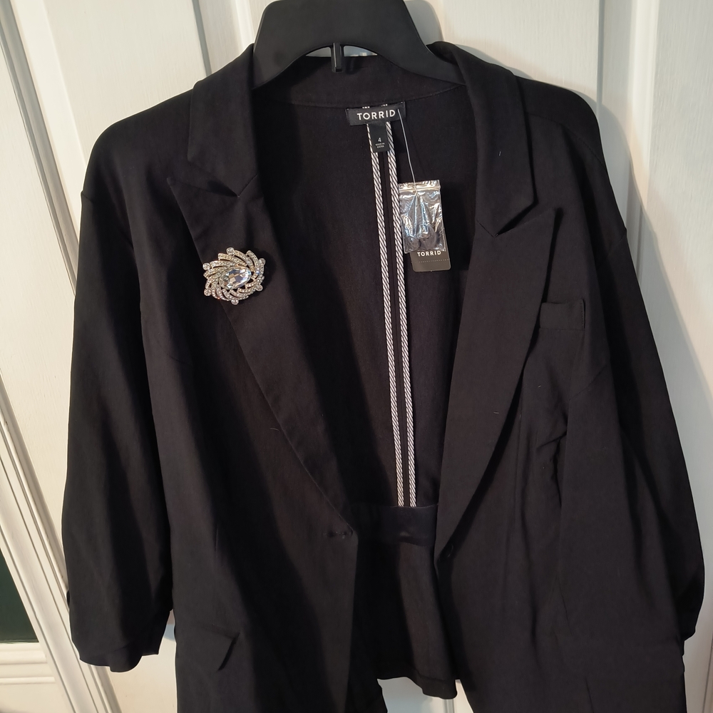 NWT Torrid Elbow Sleeve Black Women's Blazer